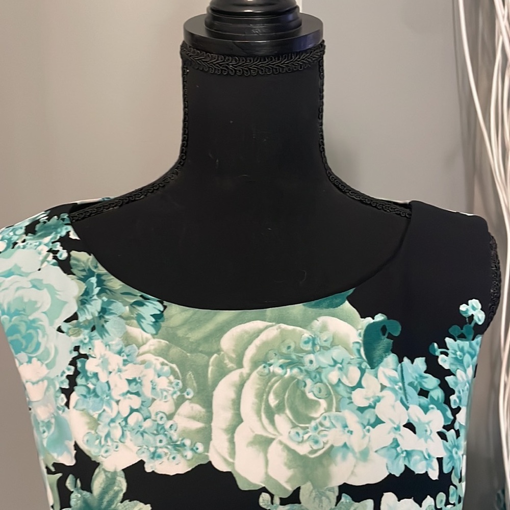 Dress Barn Green & White floral dress. - Picture 5 of 8
